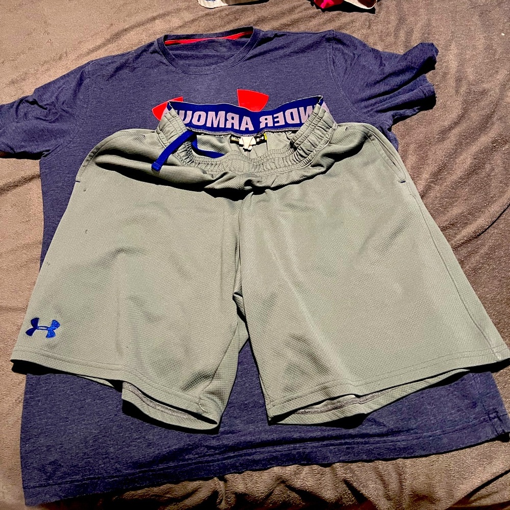 Under Armour Mens XL Shirt & M Under Armour Shorts